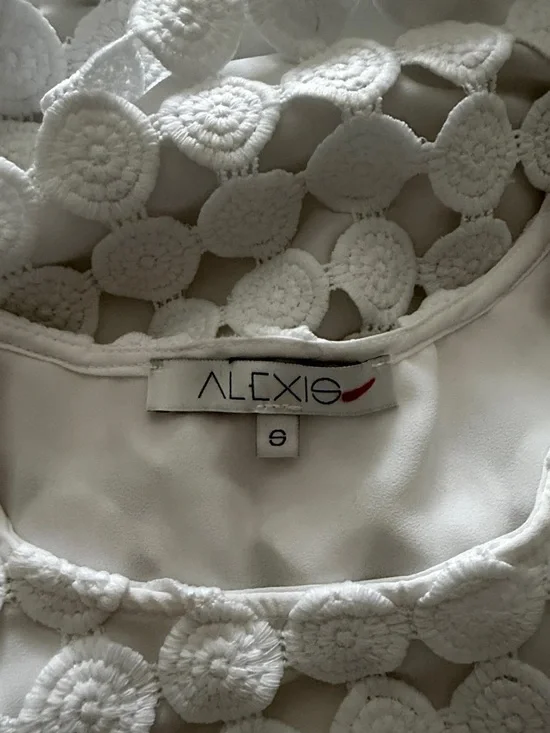 Alexis white crochet shift dress size small - Picture 4 of 6